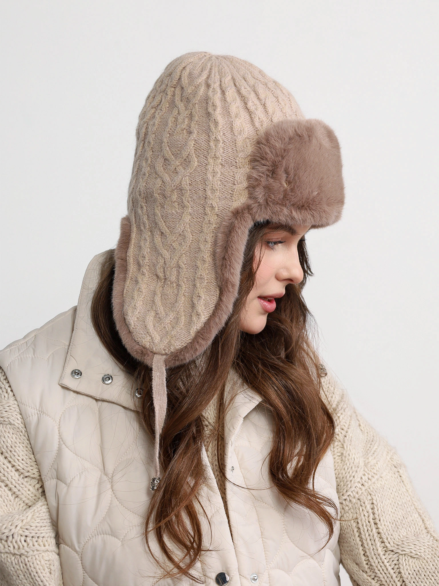 Шапка-ушанка с меховым отворотом в ассортименте